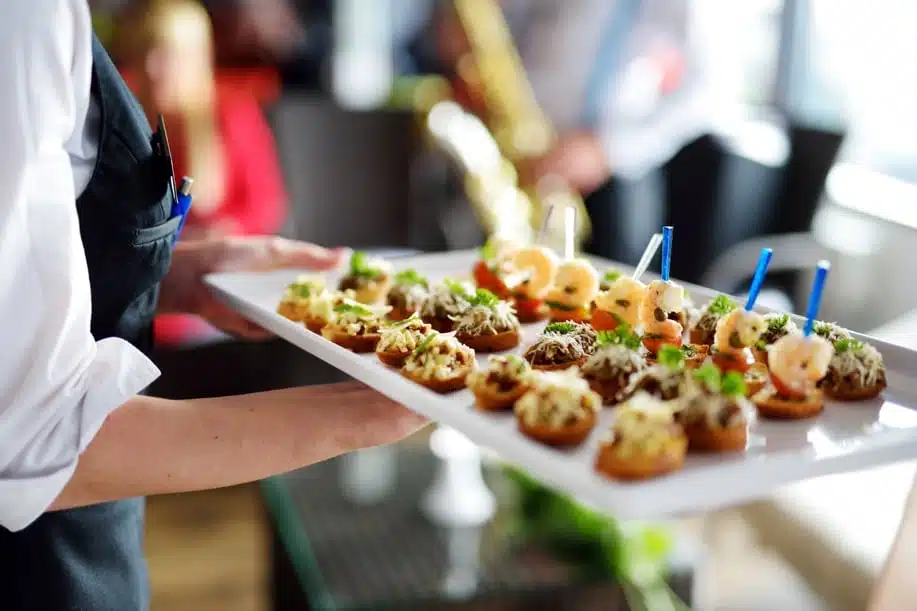 This Level 1 Food Hygiene & Safety course is targeted towards those in the industry who do not have any direct contact with food or the preparation of food but who work in an environment where food is prepared, and acts as a foundation level of knowledge.
