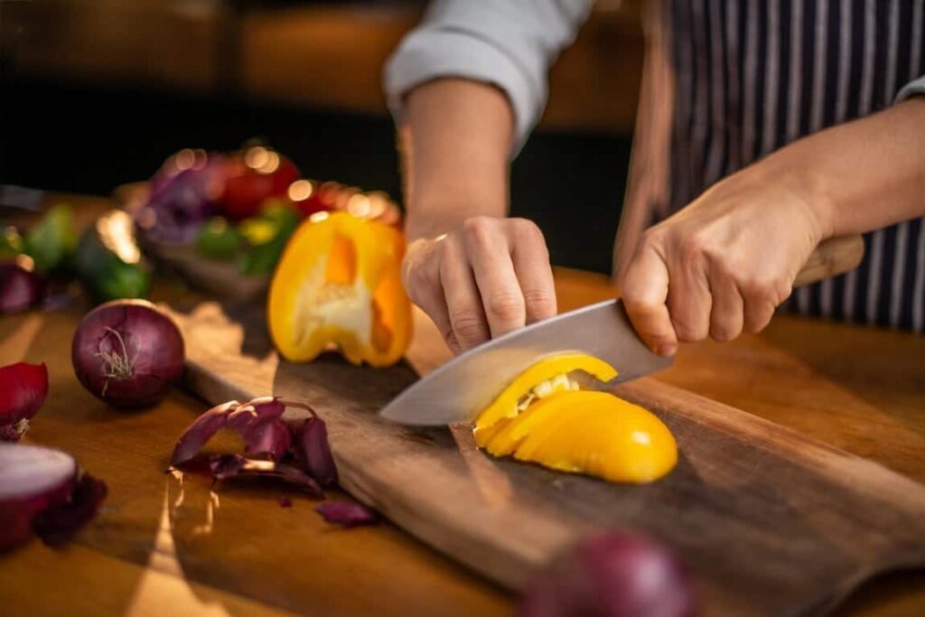 The Level Two Food Hygiene and Safety course is for those looking to take the next step in their education of food hygiene and is for those who work in the food industry and frequently handle food.